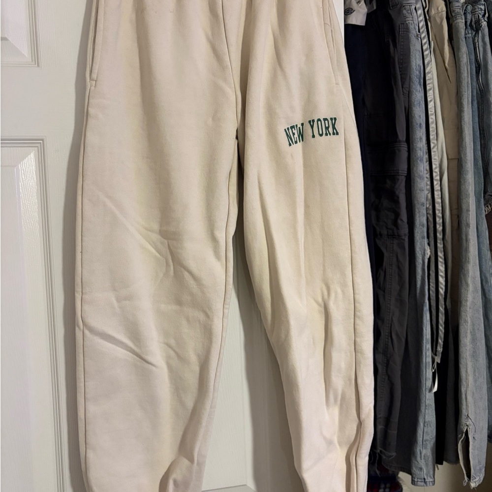 Brandy Melville Cream Sweatpants New York sweatpant